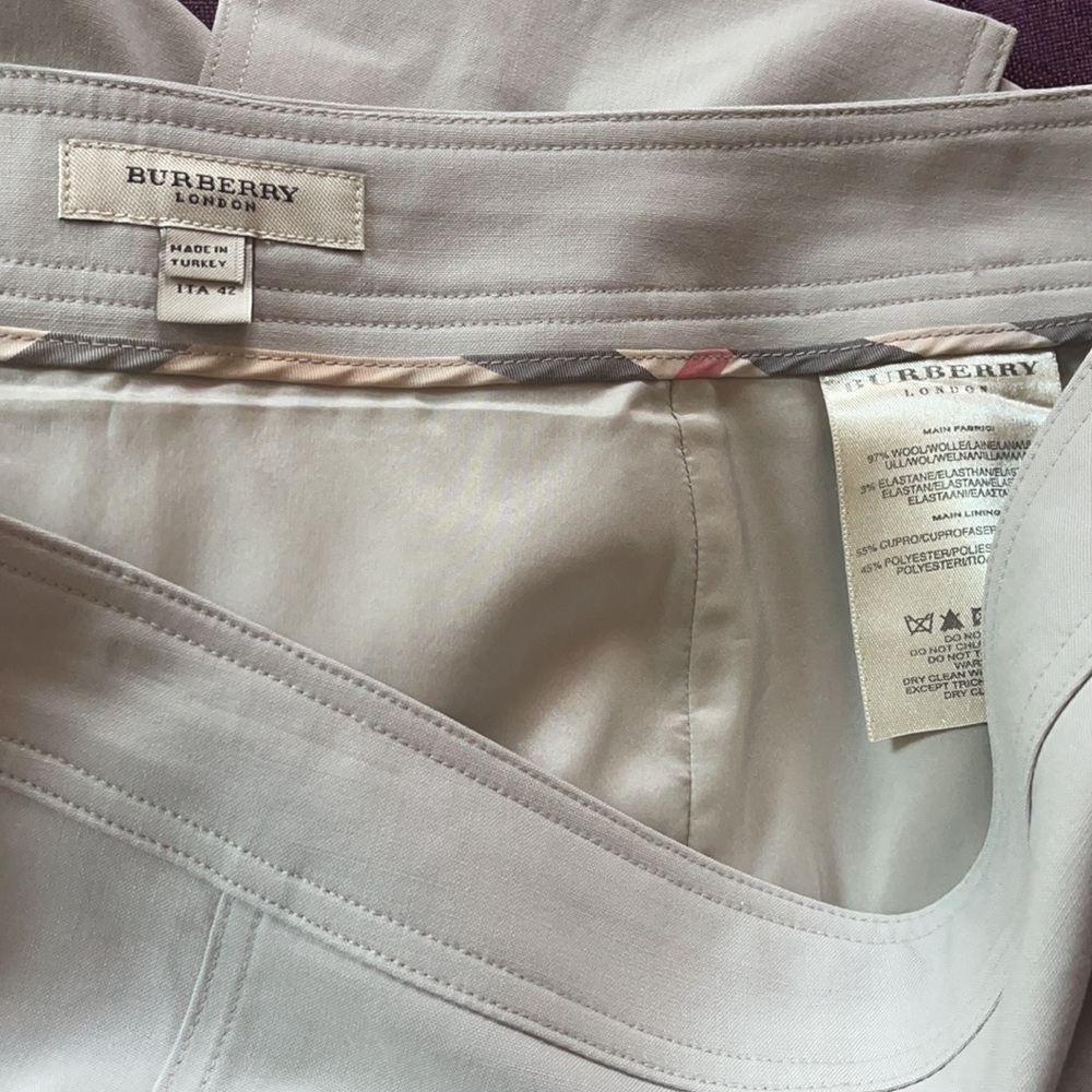 Burberry skirt - Picture 3 of 4